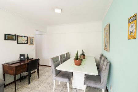 Apartamento à venda com 72m², 2 quartos e 2 vagasSala