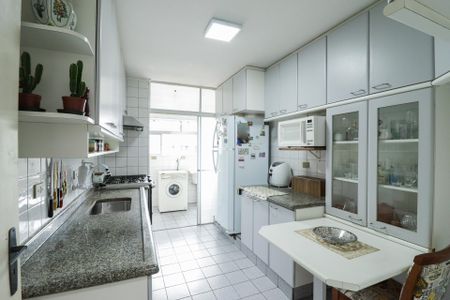 Apartamento à venda com 72m², 2 quartos e 2 vagasCozinha