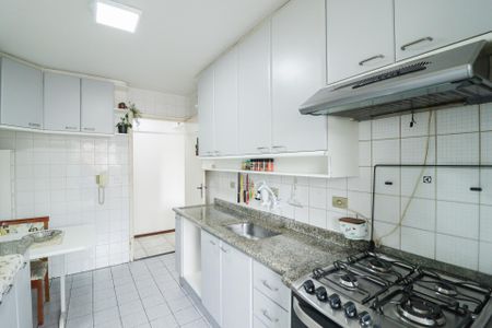 Apartamento à venda com 72m², 2 quartos e 2 vagasCozinha