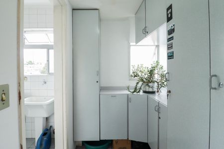 Apartamento à venda com 72m², 2 quartos e 2 vagasÁrea de Serviço e Banheiro de Serviço