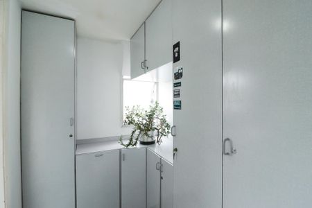 Apartamento à venda com 72m², 2 quartos e 2 vagasÁrea de Serviço e Banheiro de Serviço