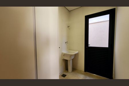 Casa de condomínio à venda com 250m², 3 quartos e 4 vagasÁrea de Serviço