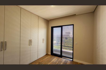 Casa de condomínio à venda com 250m², 3 quartos e 4 vagasQuarto 2 - Suíte