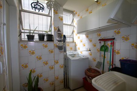 Apartamento à venda com 115m², 3 quartos e 1 vagaÁrea de Serviço