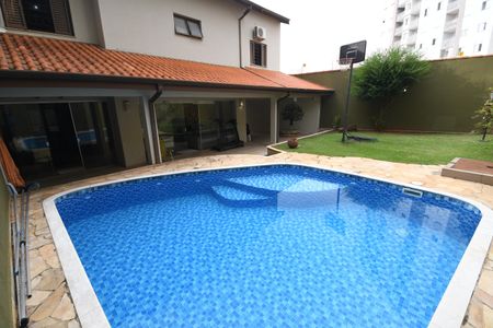 Casa à venda com 282m², 4 quartos e 2 vagasPiscina
