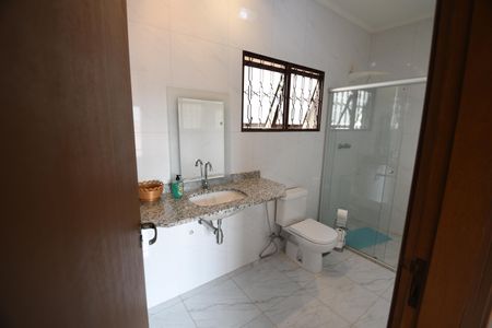 Casa à venda com 282m², 4 quartos e 2 vagasBanheiro 3