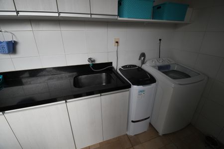 Casa à venda com 282m², 4 quartos e 2 vagasÁrea de Serviço