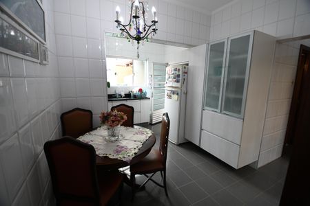 Casa à venda com 282m², 4 quartos e 2 vagasCozinha