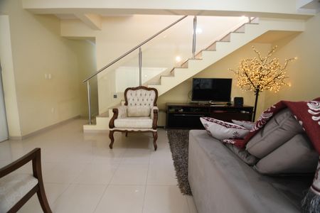 Casa à venda com 282m², 4 quartos e 2 vagasSala de TV