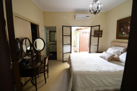 Casa à venda com 282m², 4 quartos e 2 vagasQuarto 4 - Suíte