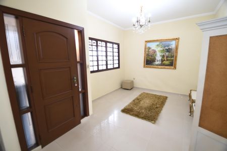 Casa à venda com 282m², 4 quartos e 2 vagasSala