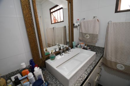 Casa à venda com 282m², 4 quartos e 2 vagasBanheiro da Suíte