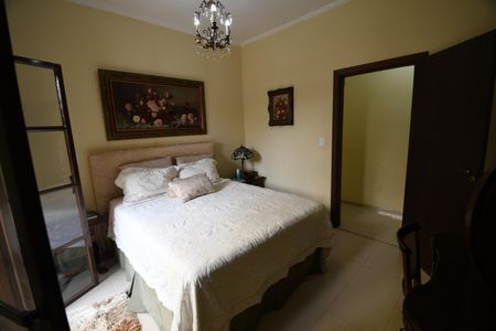 Casa à venda com 282m², 4 quartos e 2 vagasQuarto 4 - Suíte