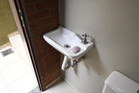 Casa à venda com 282m², 4 quartos e 2 vagasBanheiro de serviço