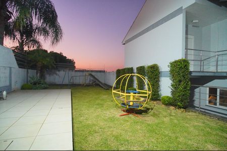 Casa de condomínio à venda com 100m², 3 quartos e 2 vagasÁrea comum - Playground