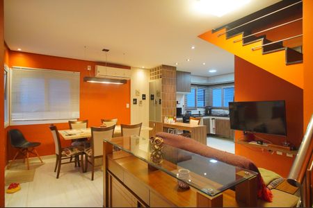 Casa de condomínio à venda com 100m², 3 quartos e 2 vagasSala