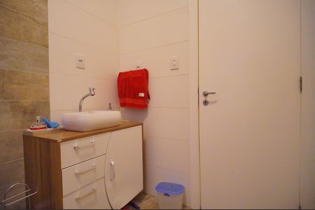 Casa de condomínio à venda com 100m², 3 quartos e 2 vagasBanheiro 1