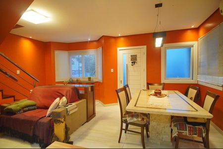 Casa de condomínio à venda com 100m², 3 quartos e 2 vagasSala