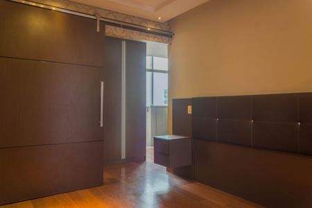 Apartamento à venda com 224m², 3 quartos e 3 vagasSuíte 1