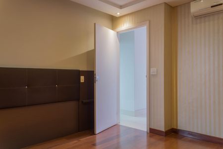 Apartamento à venda com 224m², 3 quartos e 3 vagasSuíte 1