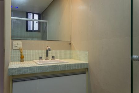 Apartamento à venda com 224m², 3 quartos e 3 vagasBanheiro da Suíte 2