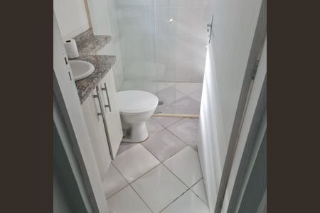 Casa de condomínio para alugar com 45m², 2 quartos e 1 vaga Casa de condomínio para alugar com 45m², 2 quartos e 1 vagaBanheiro
