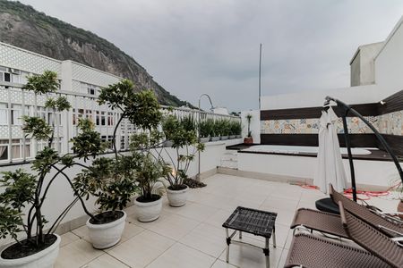 Apartamento à venda com 300m², 3 quartos e 1 vaga Apartamento à venda com 300m², 3 quartos e 1 vagaPiscina