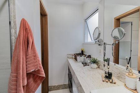 Apartamento à venda com 300m², 3 quartos e 1 vaga Apartamento à venda com 300m², 3 quartos e 1 vagaQuarto 2 - Banheiro