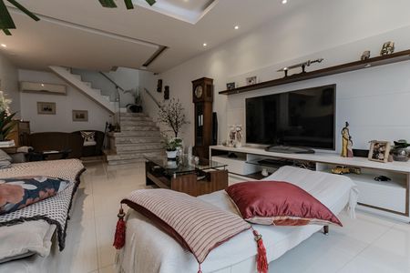 Apartamento à venda com 300m², 3 quartos e 1 vaga Apartamento à venda com 300m², 3 quartos e 1 vagaSala