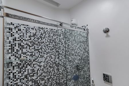 Apartamento à venda com 300m², 3 quartos e 1 vaga Apartamento à venda com 300m², 3 quartos e 1 vagaBanheiro de Serviço