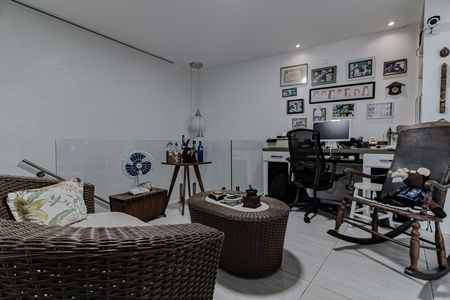 Apartamento à venda com 300m², 3 quartos e 1 vaga Apartamento à venda com 300m², 3 quartos e 1 vagaEscritório