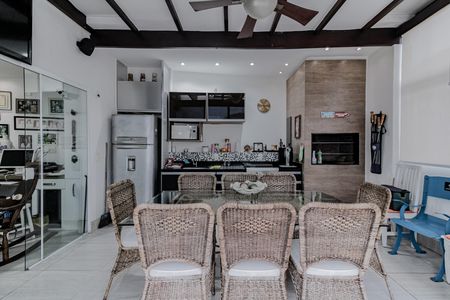 Apartamento à venda com 300m², 3 quartos e 1 vaga Apartamento à venda com 300m², 3 quartos e 1 vagaÁrea Gourmet / Churrasqueira