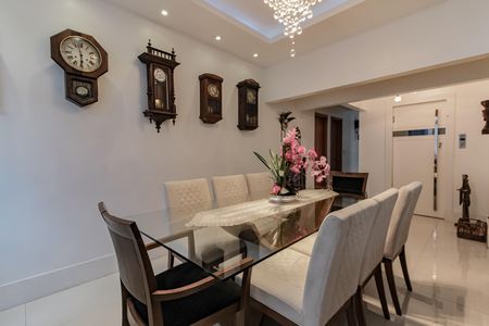 Apartamento à venda com 300m², 3 quartos e 1 vaga Apartamento à venda com 300m², 3 quartos e 1 vagaSala de Jantar