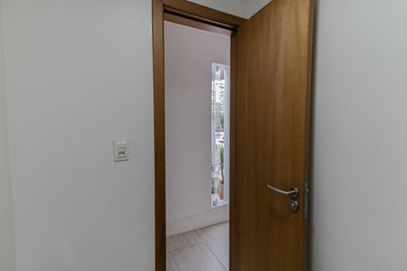 Apartamento à venda com 300m², 3 quartos e 1 vaga Apartamento à venda com 300m², 3 quartos e 1 vagaLavabo 2