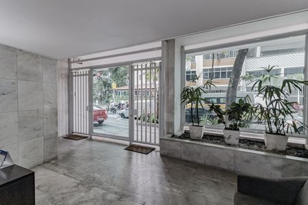 Apartamento à venda com 300m², 3 quartos e 1 vaga Apartamento à venda com 300m², 3 quartos e 1 vagaHall de entrada