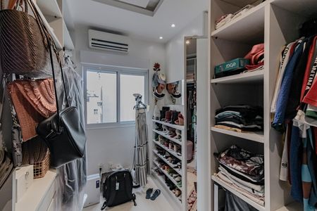 Apartamento à venda com 300m², 3 quartos e 1 vaga Apartamento à venda com 300m², 3 quartos e 1 vagaQuarto 2 - Closet