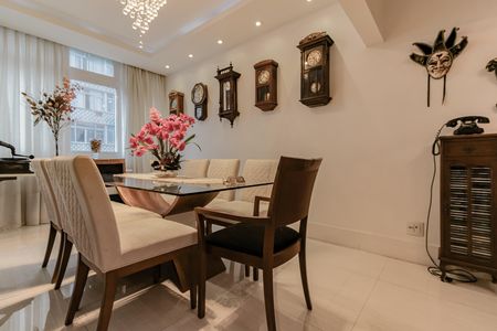 Apartamento à venda com 300m², 3 quartos e 1 vaga Apartamento à venda com 300m², 3 quartos e 1 vagaSala de Jantar