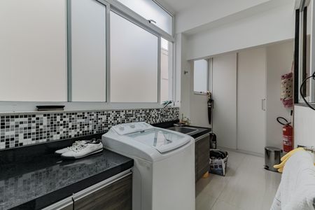 Apartamento à venda com 300m², 3 quartos e 1 vaga Apartamento à venda com 300m², 3 quartos e 1 vagaÁrea de Serviço