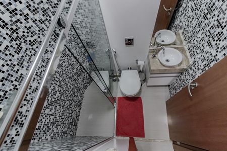 Apartamento à venda com 300m², 3 quartos e 1 vaga Apartamento à venda com 300m², 3 quartos e 1 vagaBanheiro de Serviço