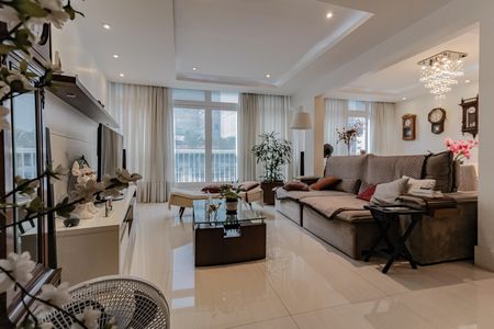 Apartamento à venda com 300m², 3 quartos e 1 vaga Apartamento à venda com 300m², 3 quartos e 1 vagaSala