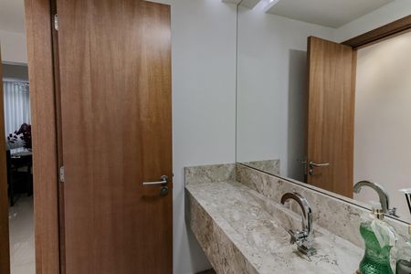 Apartamento à venda com 300m², 3 quartos e 1 vaga Apartamento à venda com 300m², 3 quartos e 1 vagaLavabo 1