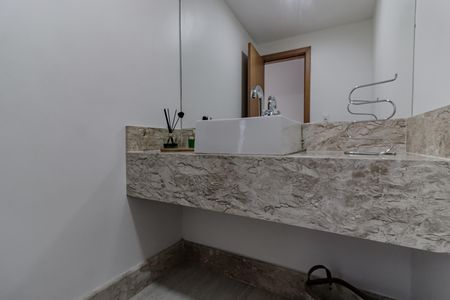 Apartamento à venda com 300m², 3 quartos e 1 vaga Apartamento à venda com 300m², 3 quartos e 1 vagaLavabo 2