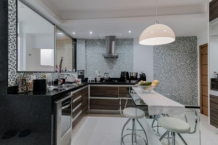 Apartamento à venda com 300m², 3 quartos e 1 vaga Apartamento à venda com 300m², 3 quartos e 1 vagaCozinha