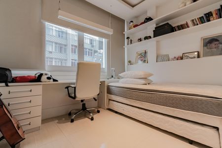 Apartamento à venda com 300m², 3 quartos e 1 vaga Apartamento à venda com 300m², 3 quartos e 1 vagaQuarto 1