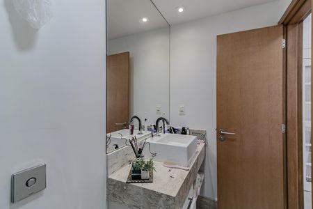 Apartamento à venda com 300m², 3 quartos e 1 vaga Apartamento à venda com 300m², 3 quartos e 1 vagaQuarto 3 - Banheiro