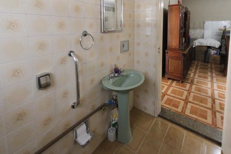 Casa à venda com 280m², 4 quartos e 3 vagasBanheiro