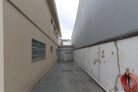 Casa à venda com 280m², 4 quartos e 3 vagasCorredor Lateral