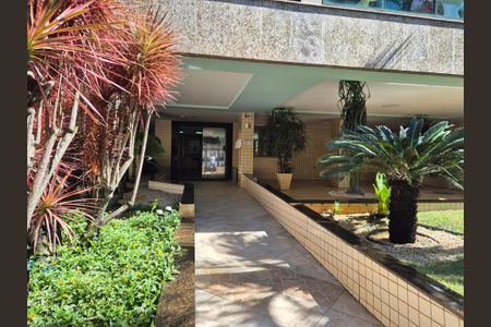 Apartamento à venda com 165m², 3 quartos e 2 vagasEntrada