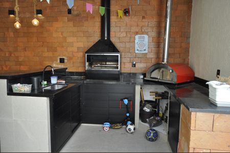 Casa de condomínio à venda com 120m², 3 quartos e 2 vagasÁrea Gourmet