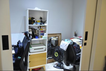 Casa de condomínio à venda com 120m², 3 quartos e 2 vagasEscritório